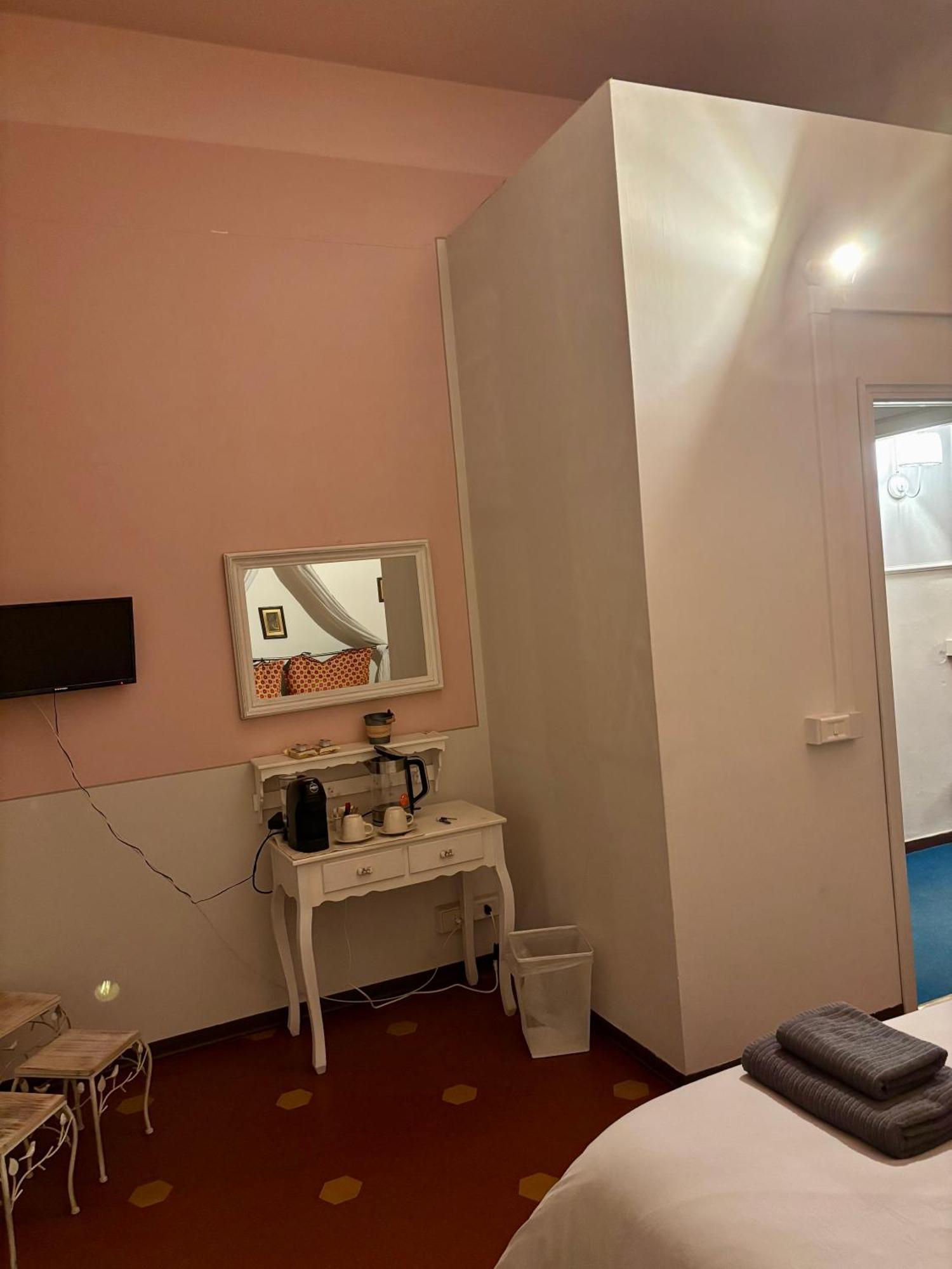 Guest House Santa Giustina Lucca Centro Storico Eksteriør bilde